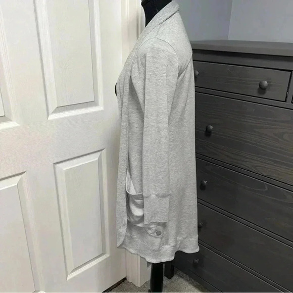 L.L. Bean  Cardigan - Picture 2 of 4